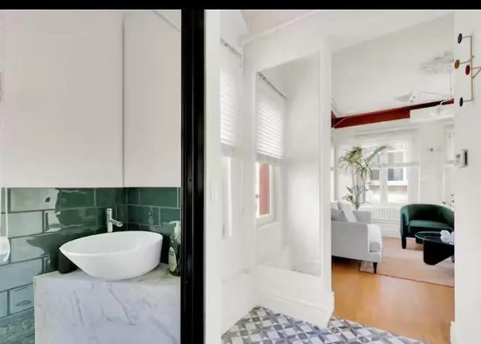 Modern Flat In Galata Apartment